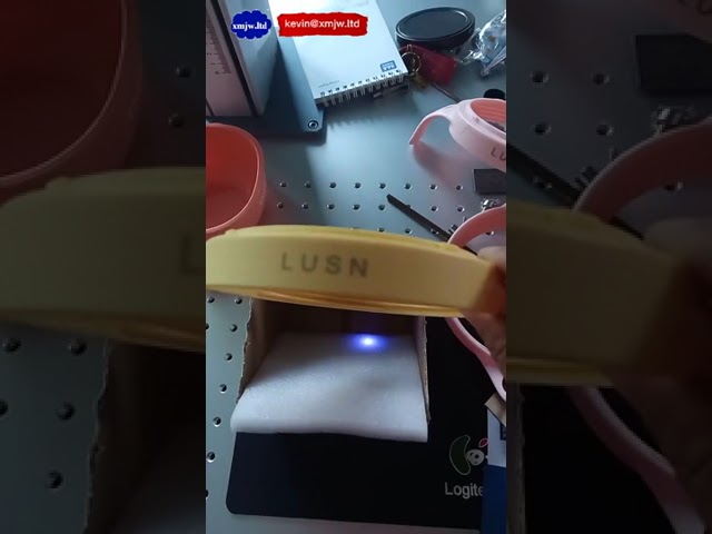 Máy in mã ngày, khắc laser UV lên chai nước PE và thẻ nhựa - Công nghệ sợi quang chính xác