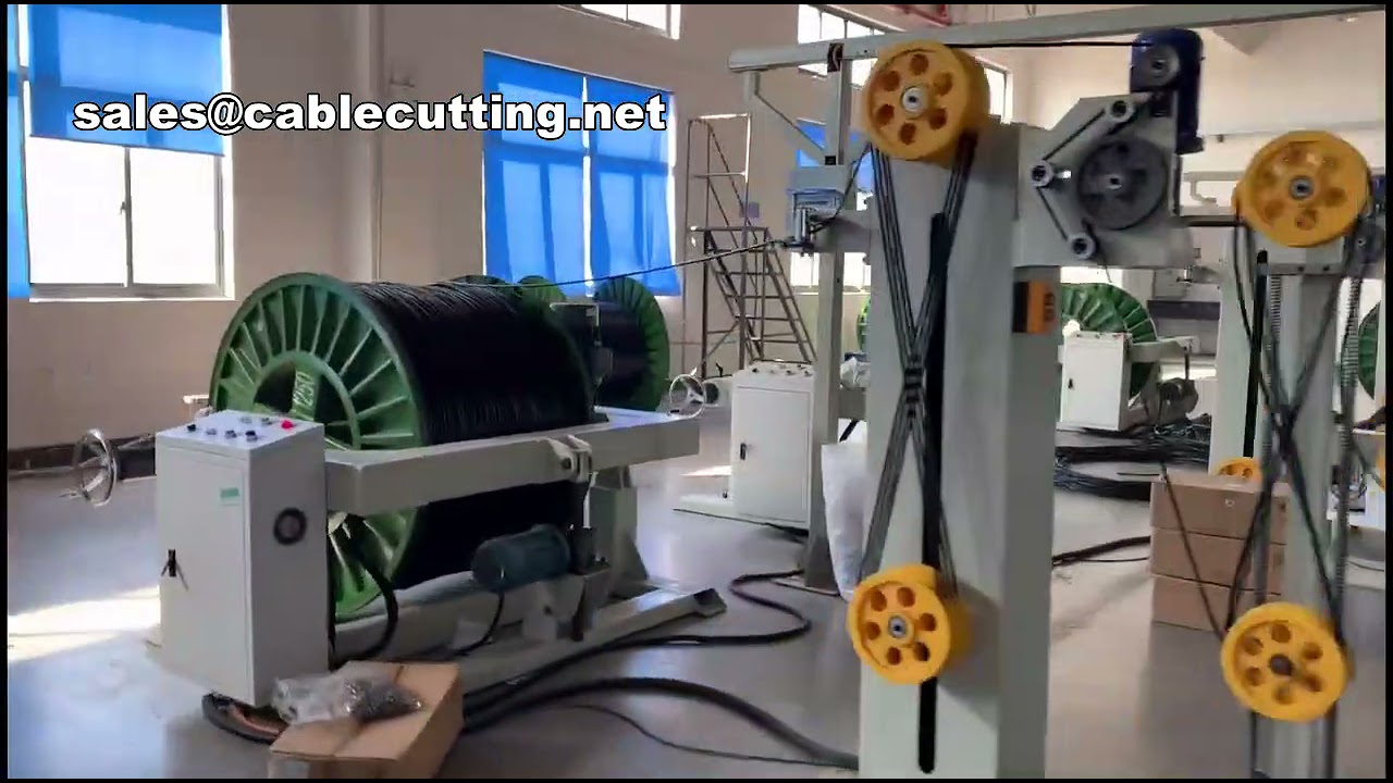 Máy ép tự động trong sản xuất phích cắm điện - Công nghệ hiện đại 1