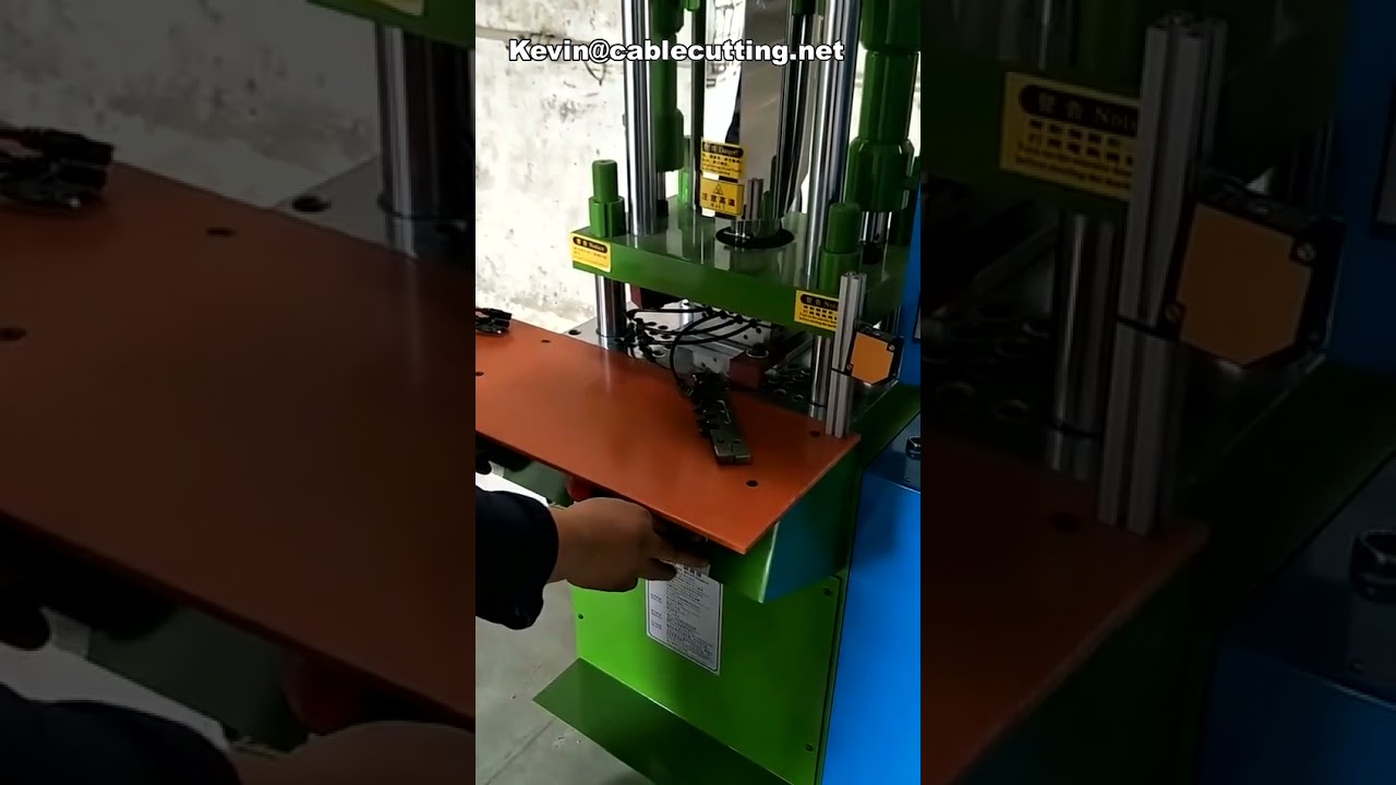 Máy ép nhựa 55 tấn sản xuất thìa, nĩa, dao dùng một lần - Mới 100%, hiệu suất cao